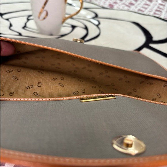 Authentic vintage Christian Dior clutch in good condition. - Picture 4 of 4